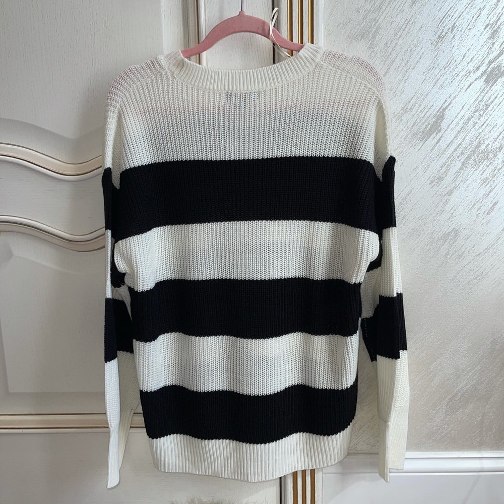 Sweater - Picture 2 of 2